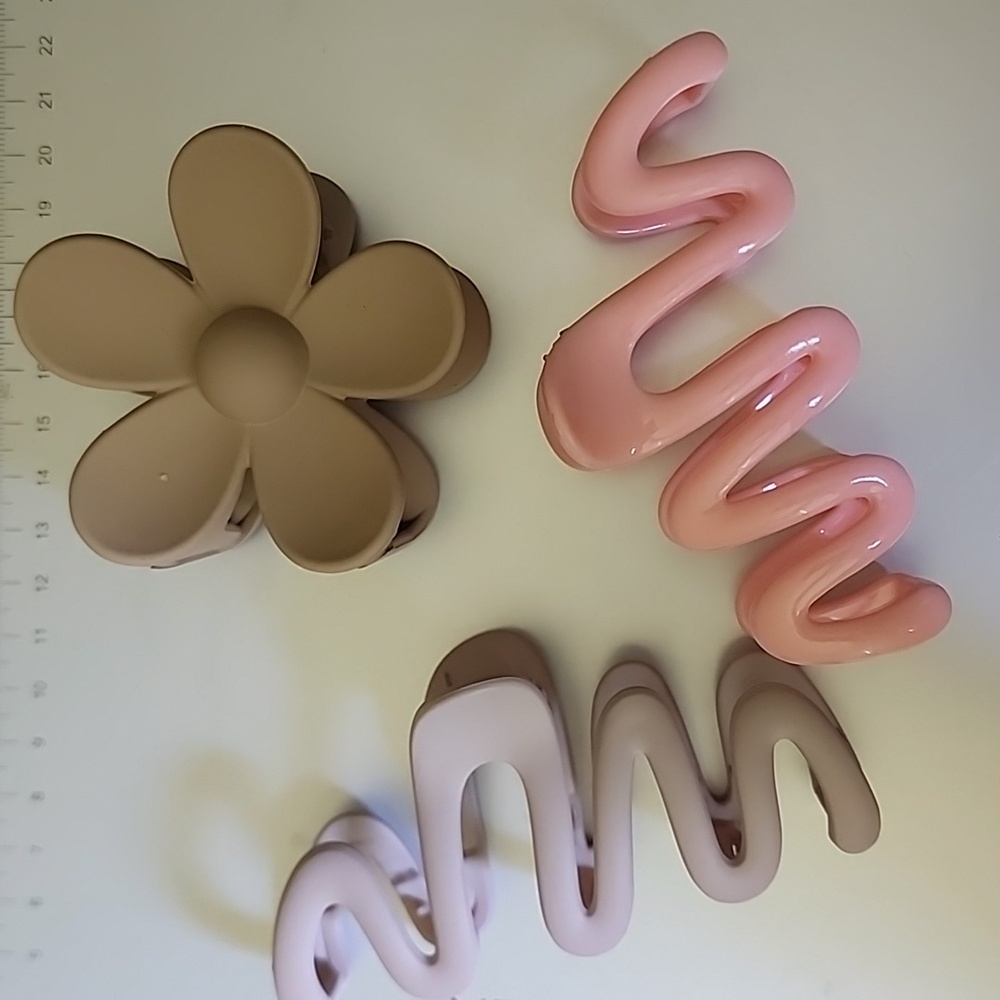 3 HAIR CLAW BUNDLE